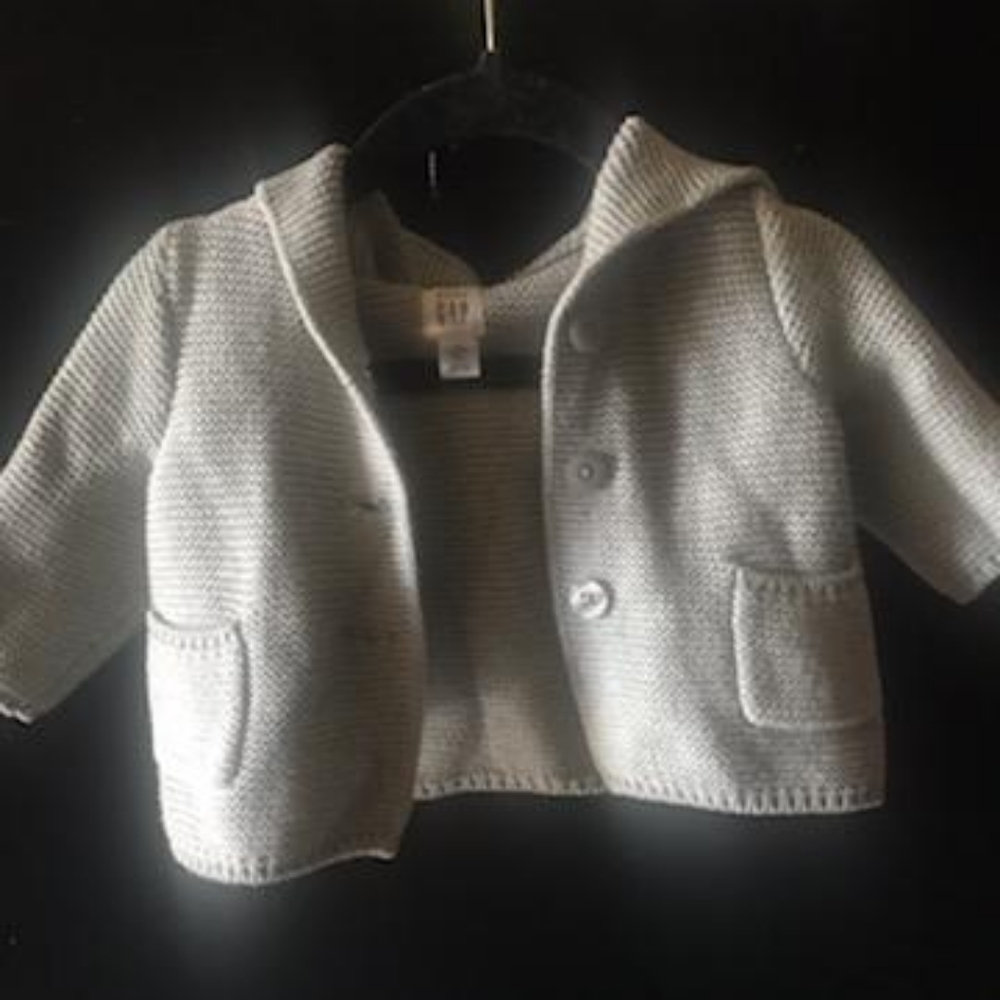 Gap Brannen Bear baby girls cardigan